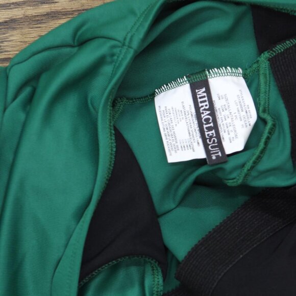 NWT Miraclesuit Plus Size Solids Oceanus One Piece Swimsuit Malachite Green 22W - Picture 8 of 8